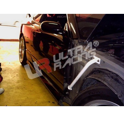 Barra de Refuerzo de suspension Nissan S15 99-02 UltraRacing 2-puntos Fender Brackets
