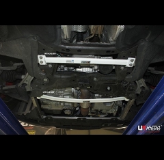 Barra de Refuerzo de suspension Mercedes A250 / Amg 13+ W176 UltraRacing 2p Delantera Inferior Brace